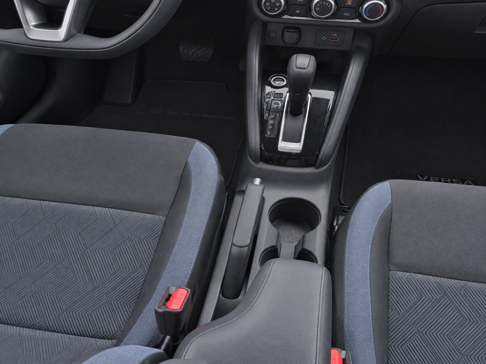 Used 2025 Nissan Versa Sedan