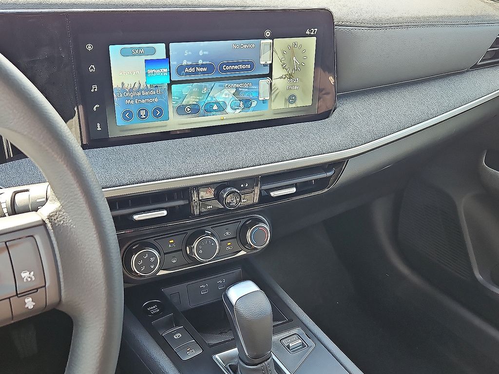 New 2025 Nissan Kicks SUV