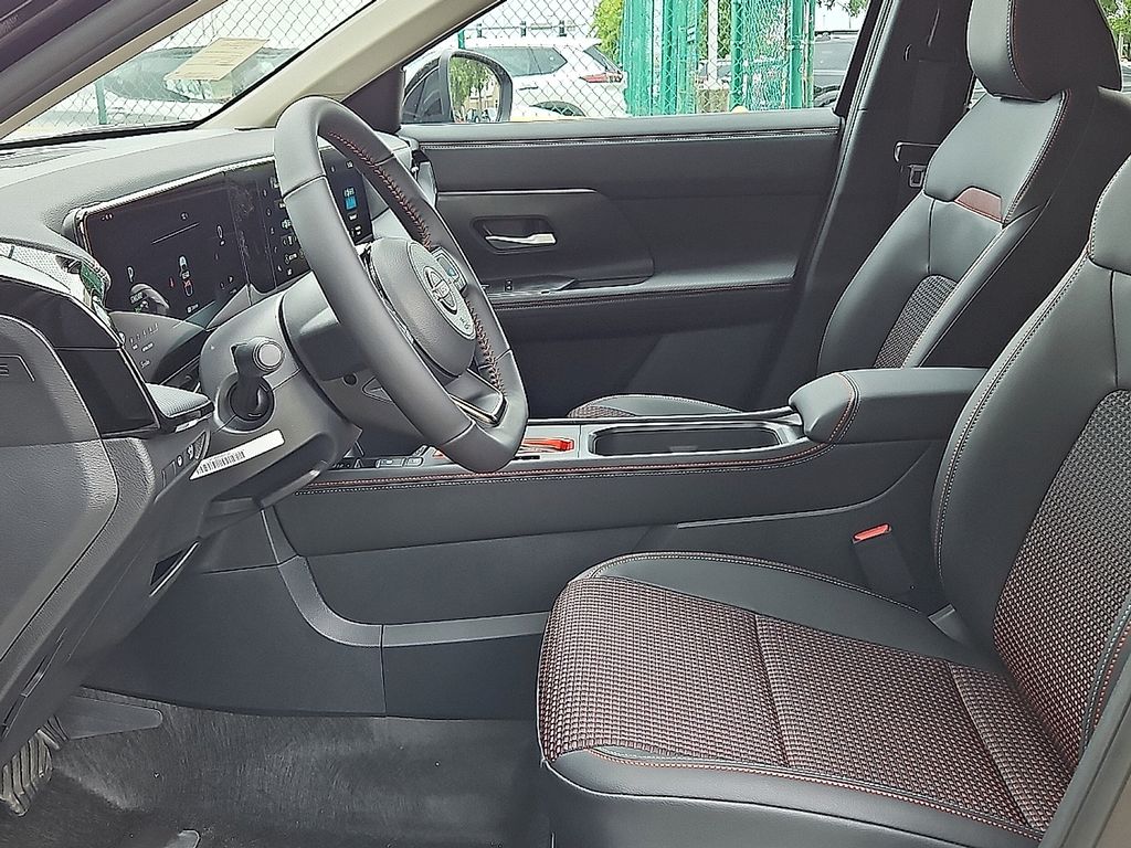 New 2025 Nissan Kicks SUV