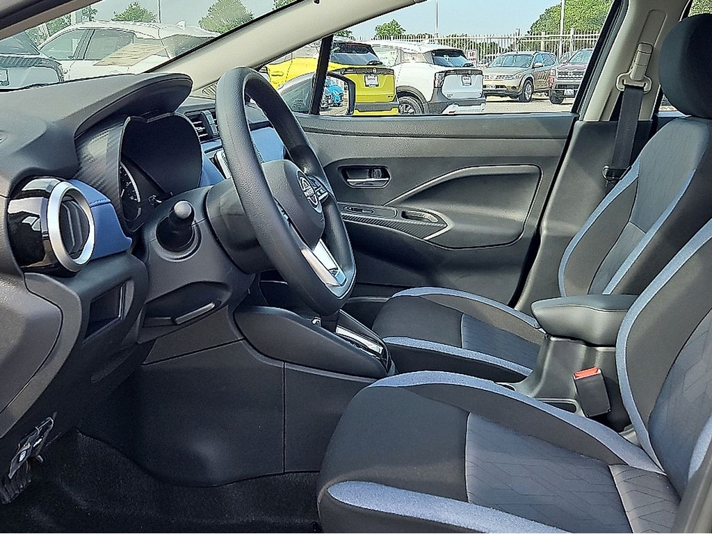 New 2025 Nissan Versa Sedan