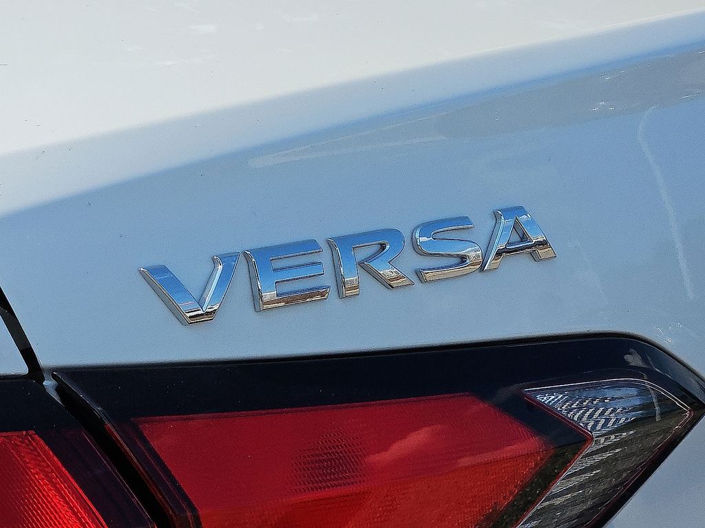 New 2025 Nissan Versa Sedan