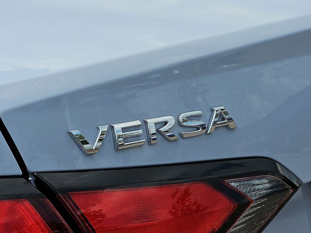 New 2025 Nissan Versa Sedan