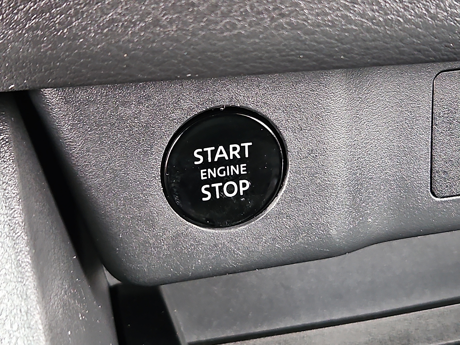 Used 2025 Nissan Rogue SUV