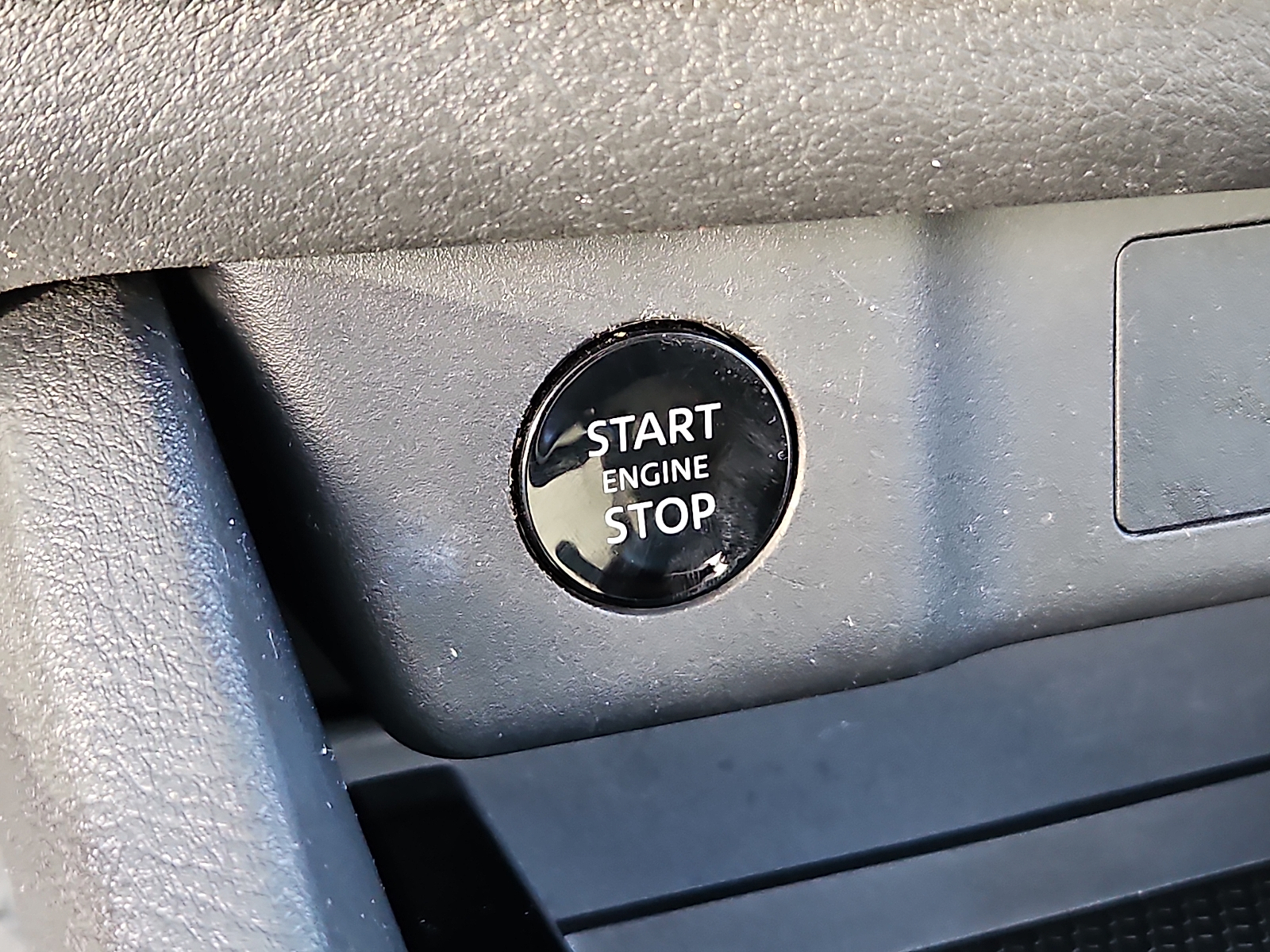 Used 2025 Nissan Rogue SUV