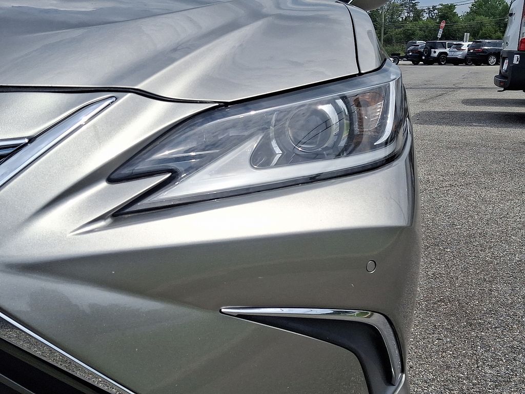 Used 2021 Lexus ES 350 Sedan