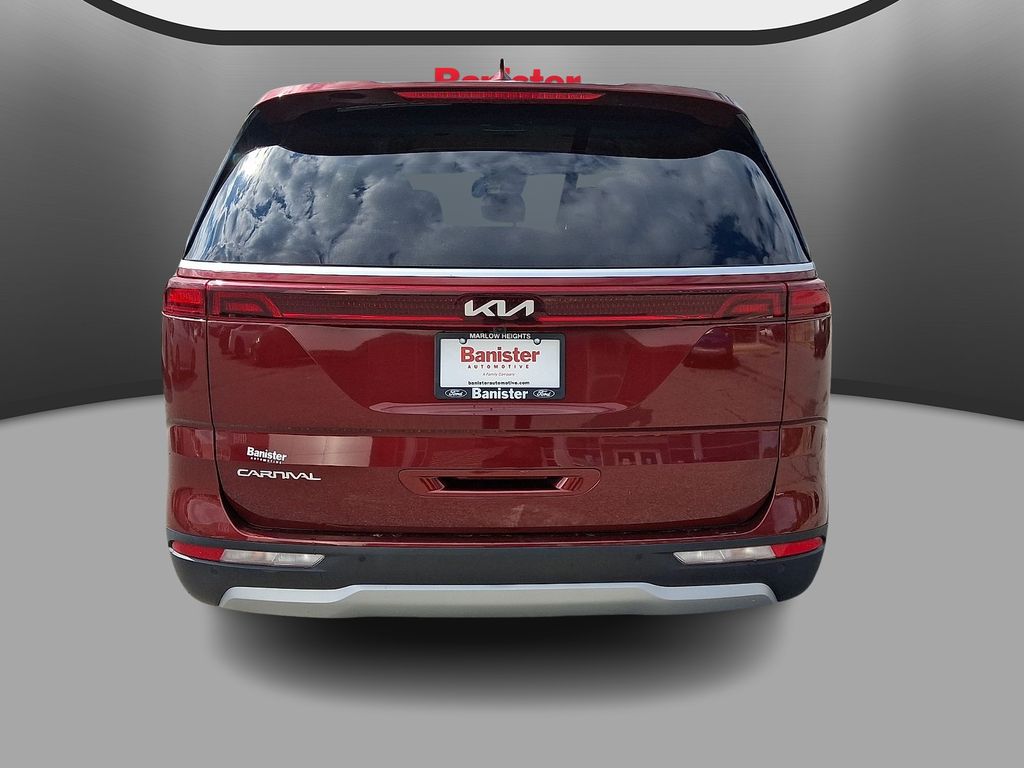 Used 2024 Kia Carnival Van