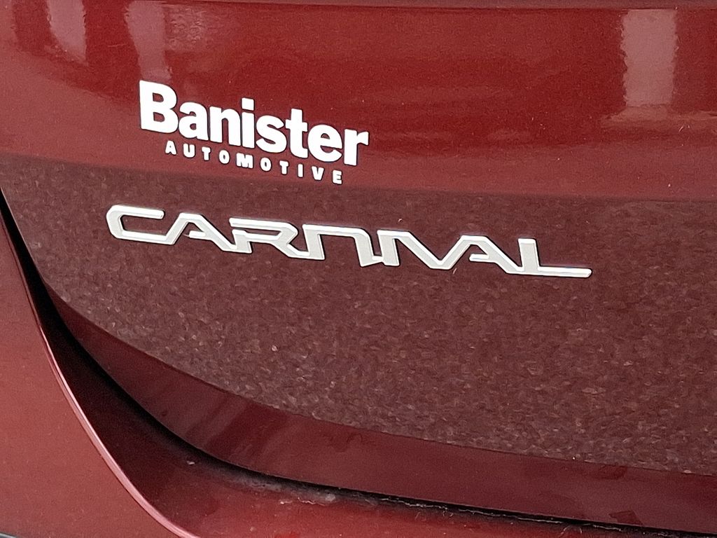 Used 2024 Kia Carnival Van