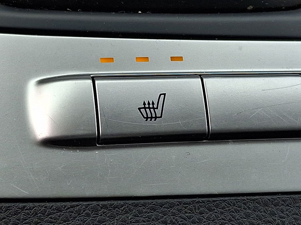 Used 2024 Kia Carnival Van