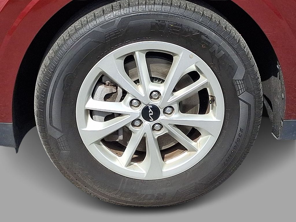 Used 2024 Kia Carnival Van