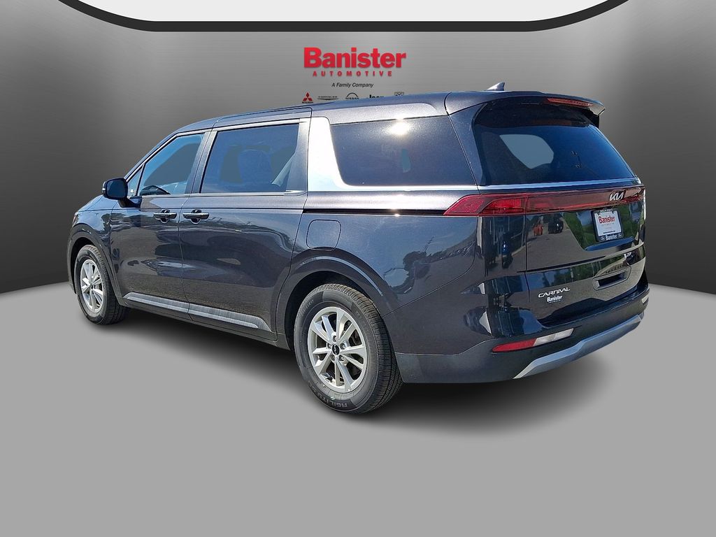 Used 2024 Kia Carnival Van