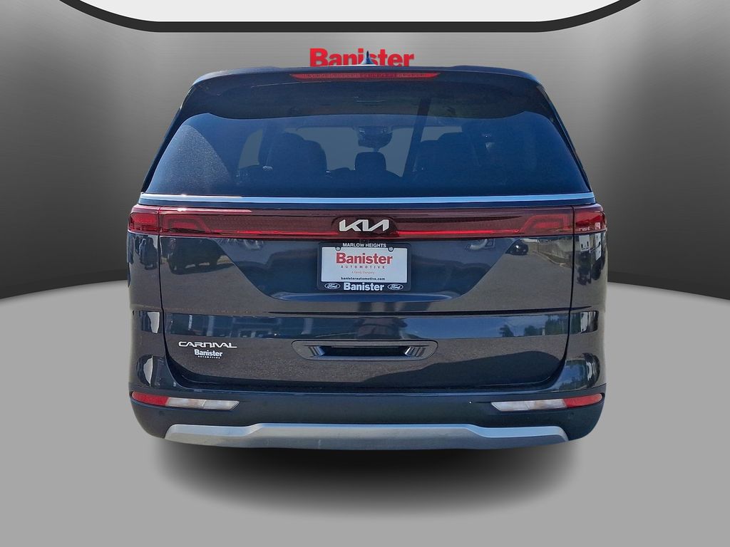 Used 2024 Kia Carnival Van