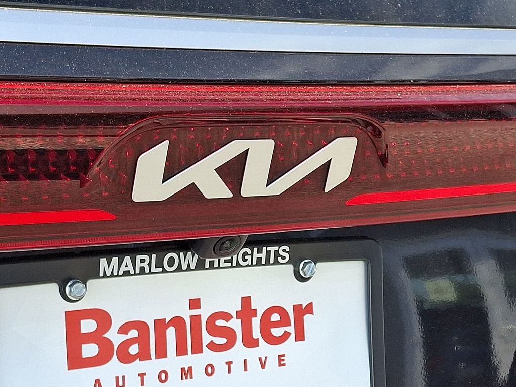 Used 2024 Kia Carnival Van