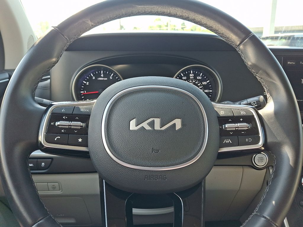 Used 2024 Kia Carnival Van