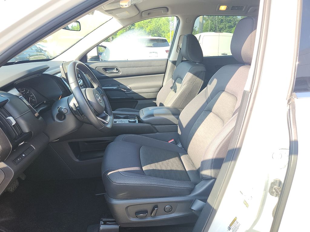 Used 2024 Nissan Pathfinder SUV