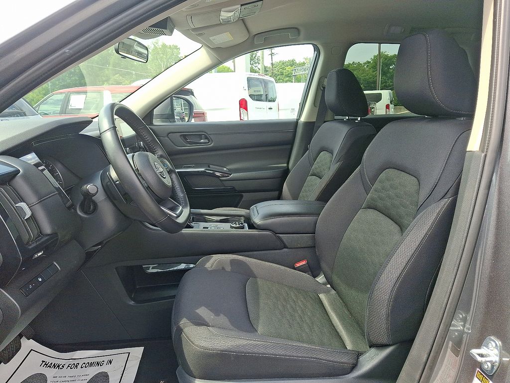 Used 2024 Nissan Pathfinder Wagon