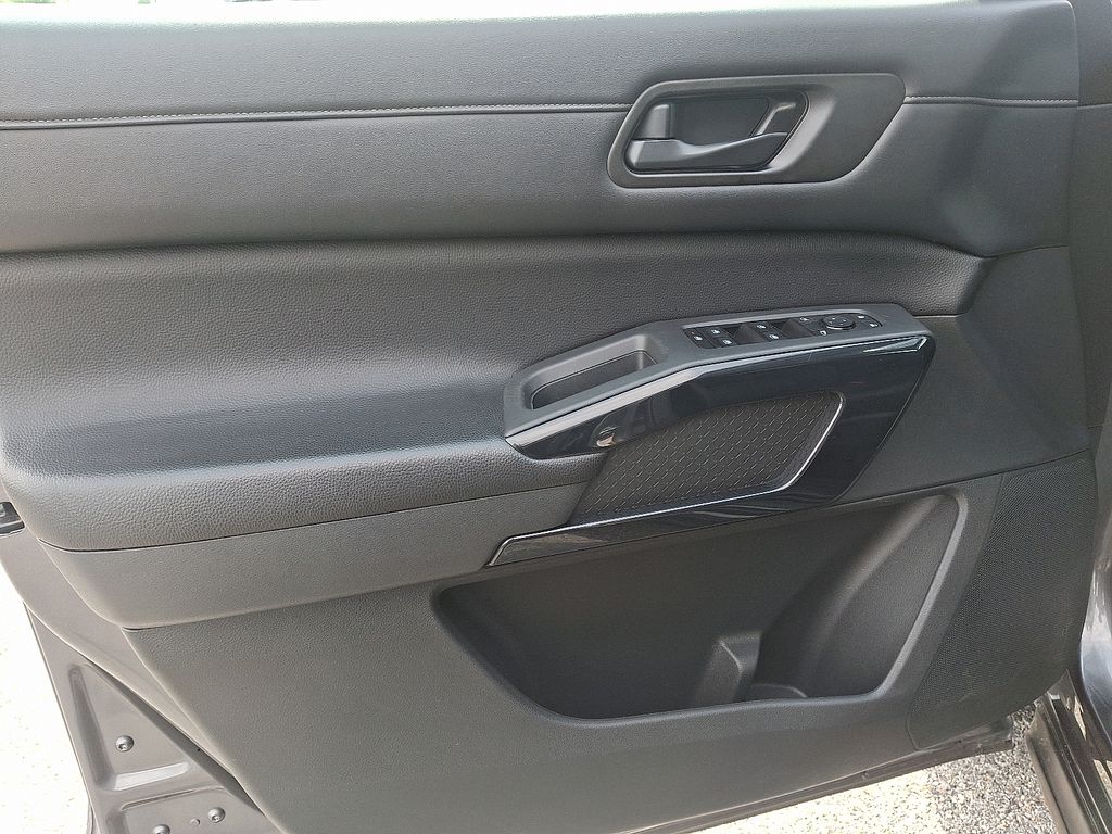 Used 2024 Nissan Pathfinder Wagon