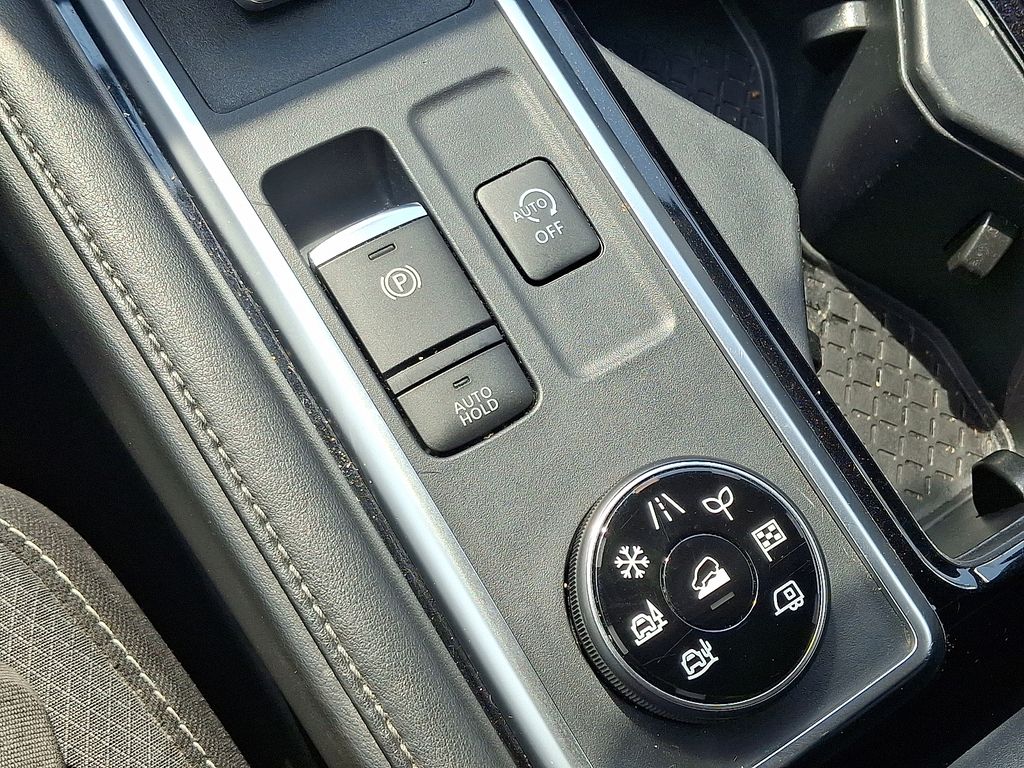 Used 2024 Nissan Pathfinder Wagon