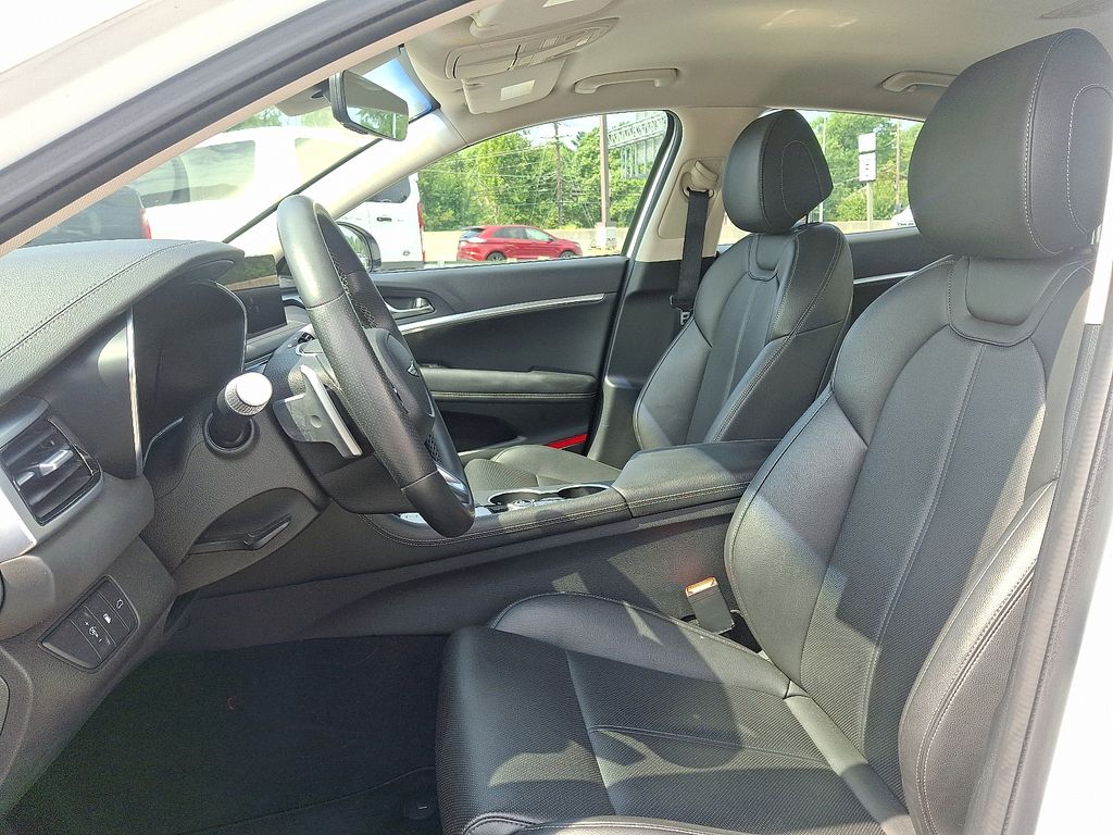 Used 2025 Genesis G70 Sedan