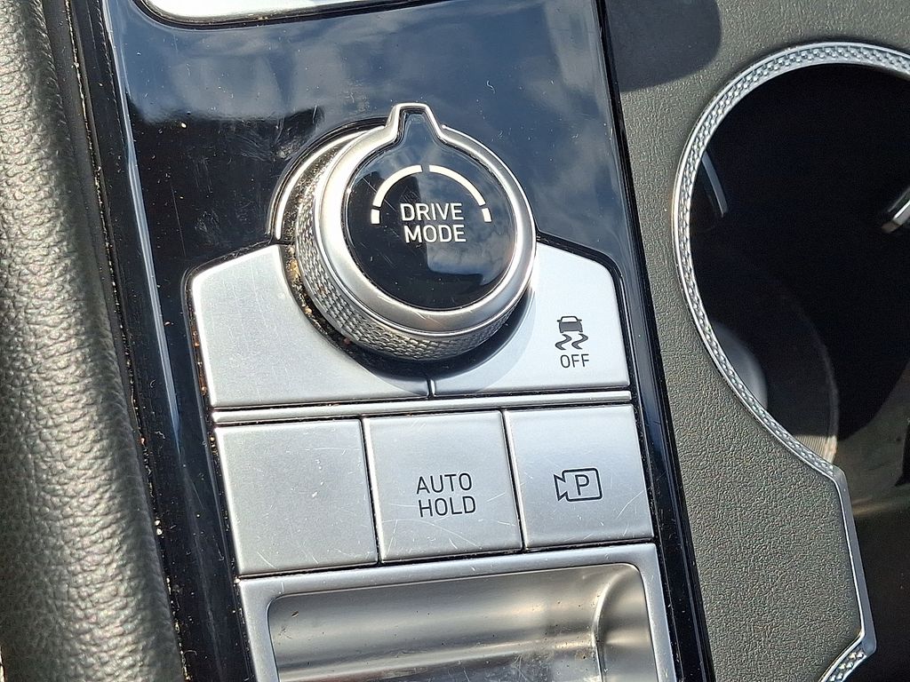 Used 2025 Genesis G70 Sedan