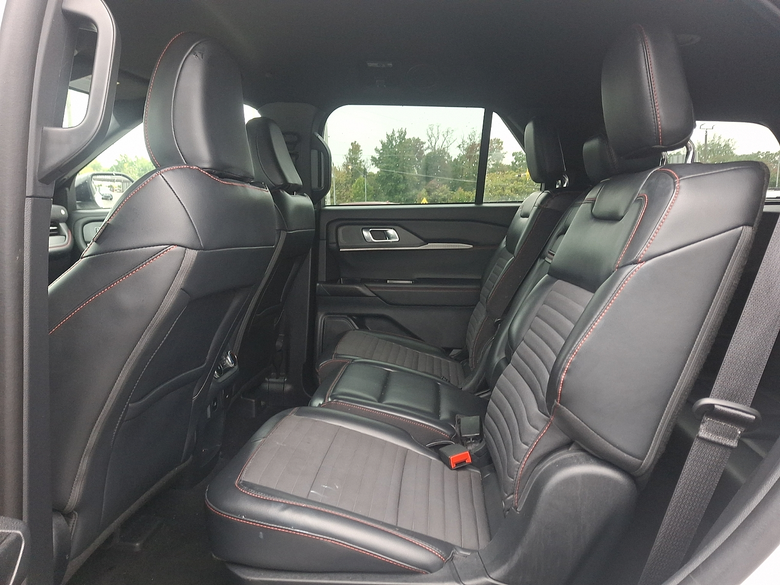 Used 2025 Ford Explorer SUV