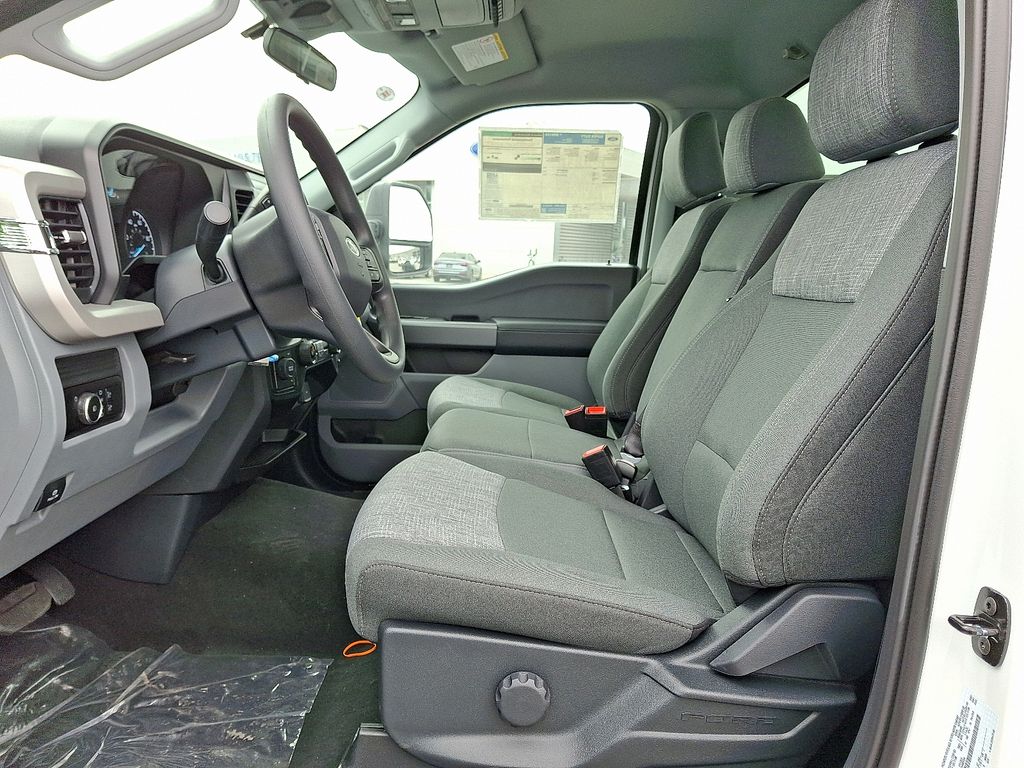 New 2025 Ford F-350 Super Duty Truck