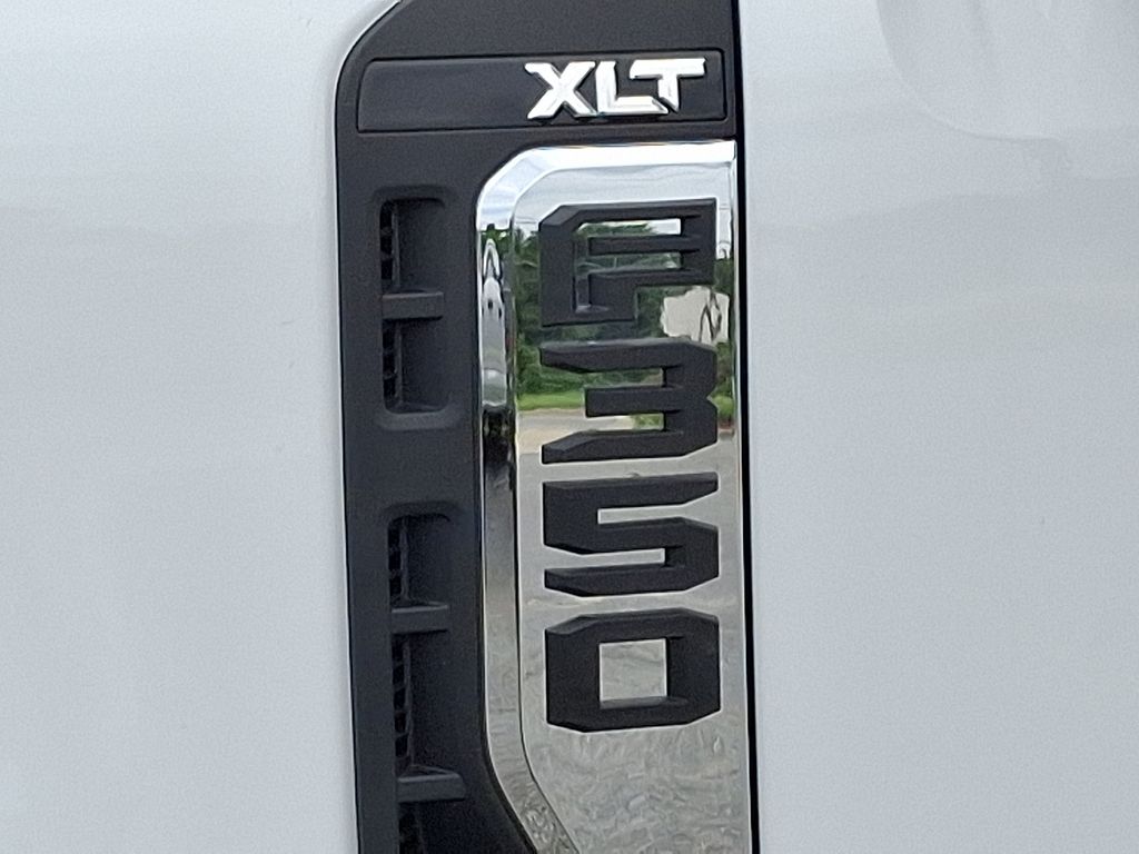 New 2025 Ford F-350 Super Duty Truck