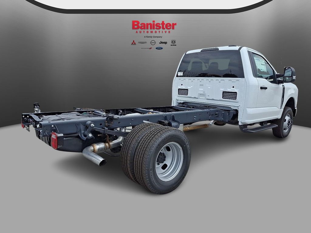 New 2025 Ford F-350 Super Duty Truck