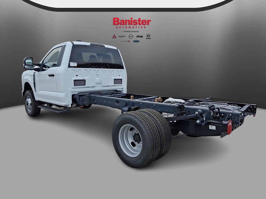 New 2025 Ford F-350 Super Duty Truck