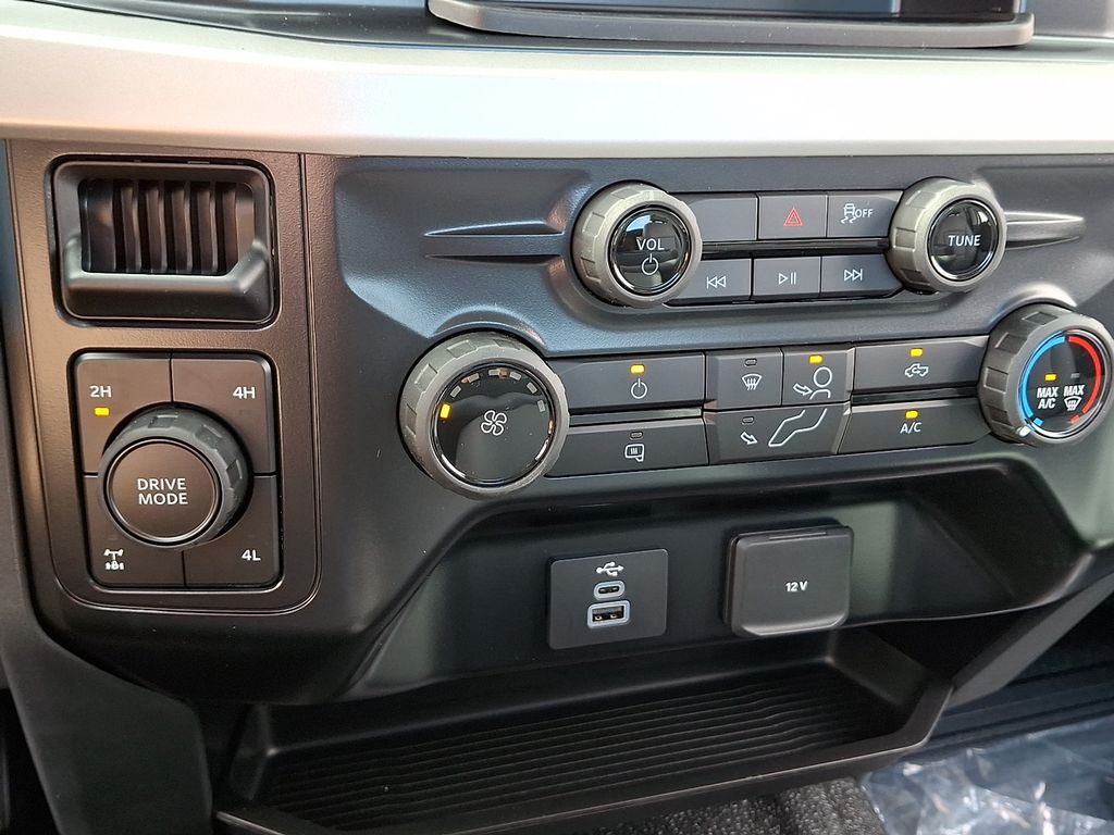 New 2025 Ford F-350 Super Duty Truck
