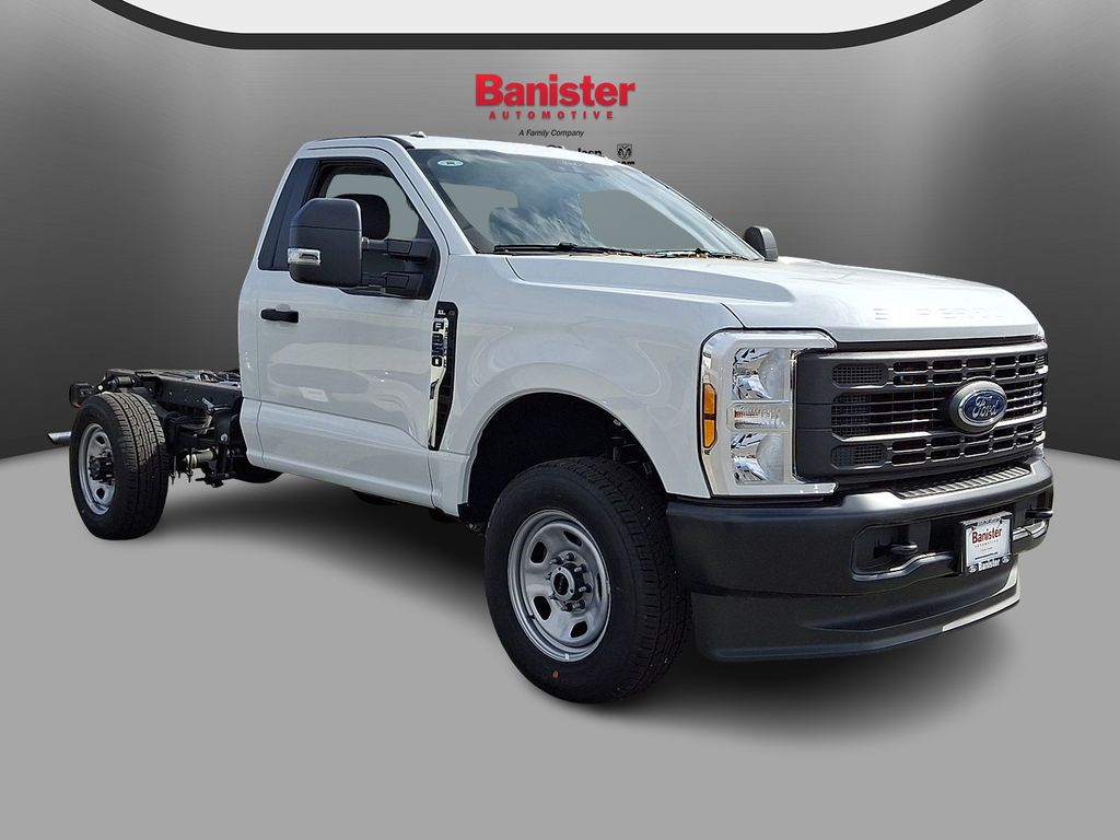 New 2025 Ford F-350 Super Duty Truck