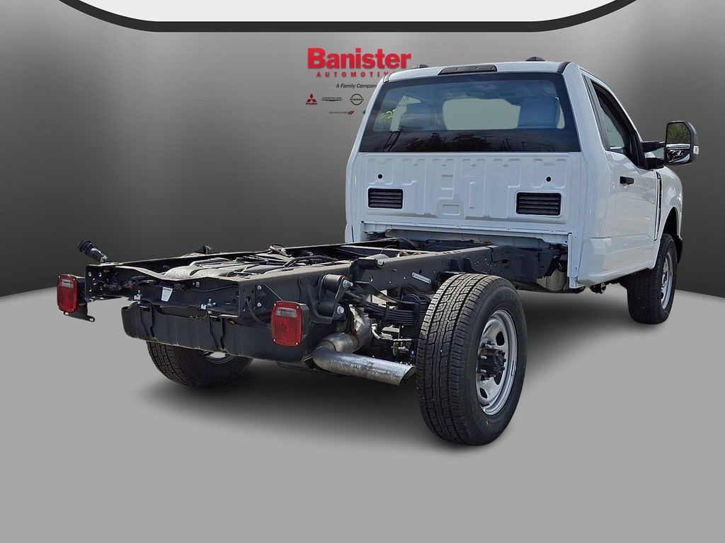 New 2025 Ford F-350 Super Duty Truck