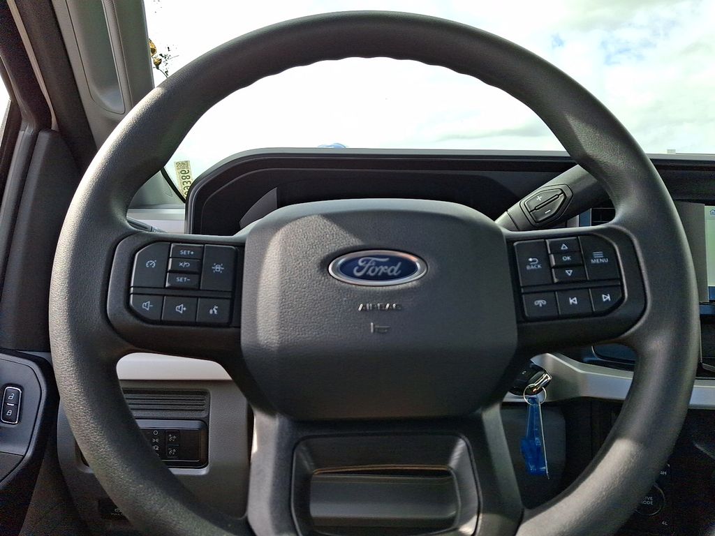 New 2025 Ford F-350 Super Duty Truck