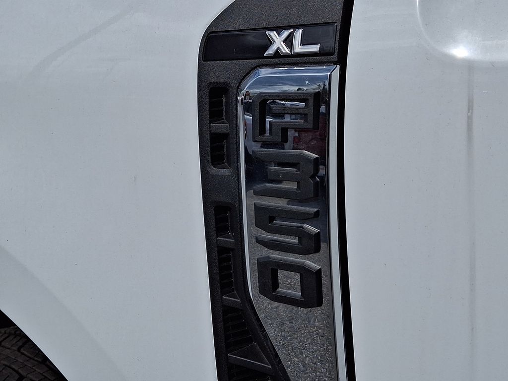 New 2025 Ford F-350 Super Duty Truck