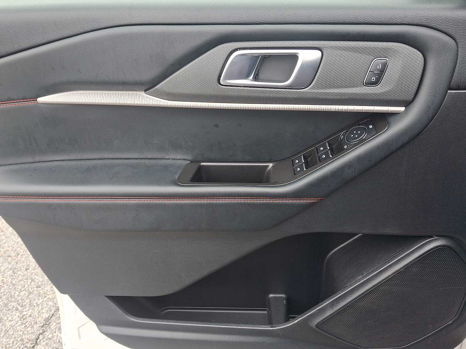 Used 2025 Ford Explorer SUV