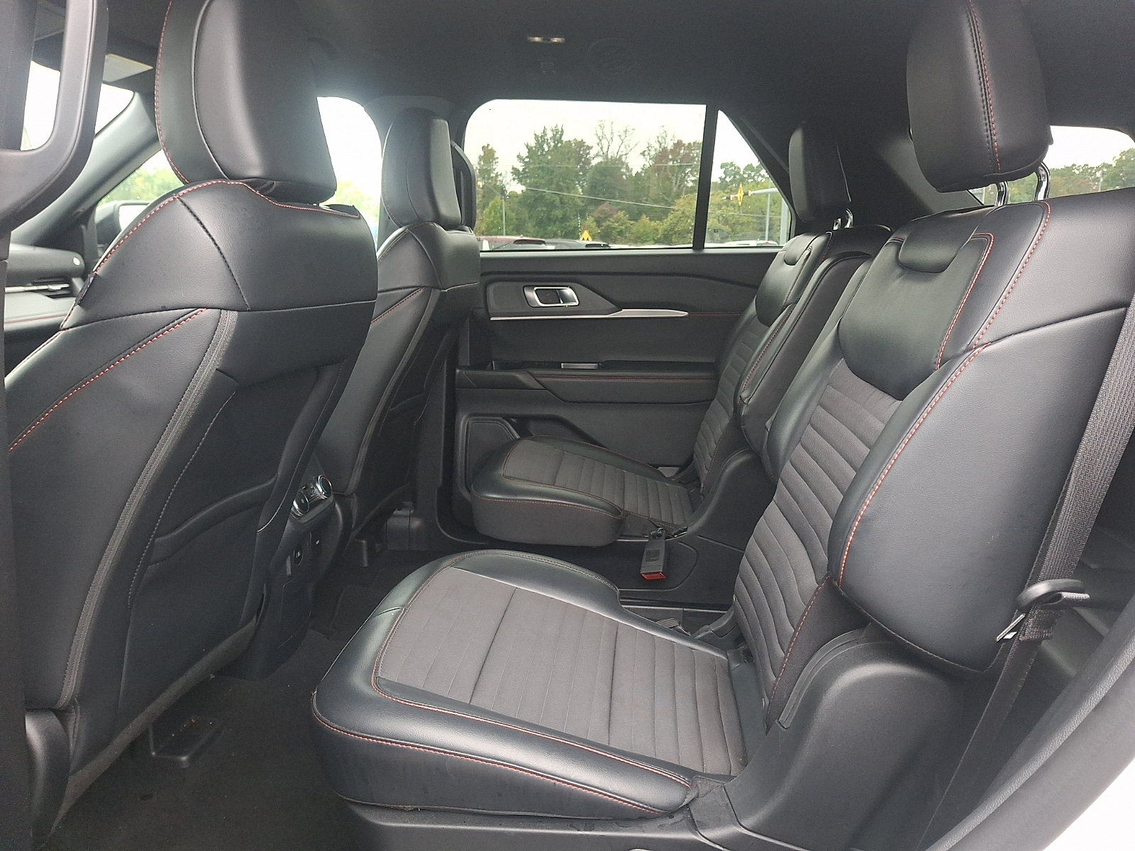 Used 2025 Ford Explorer SUV
