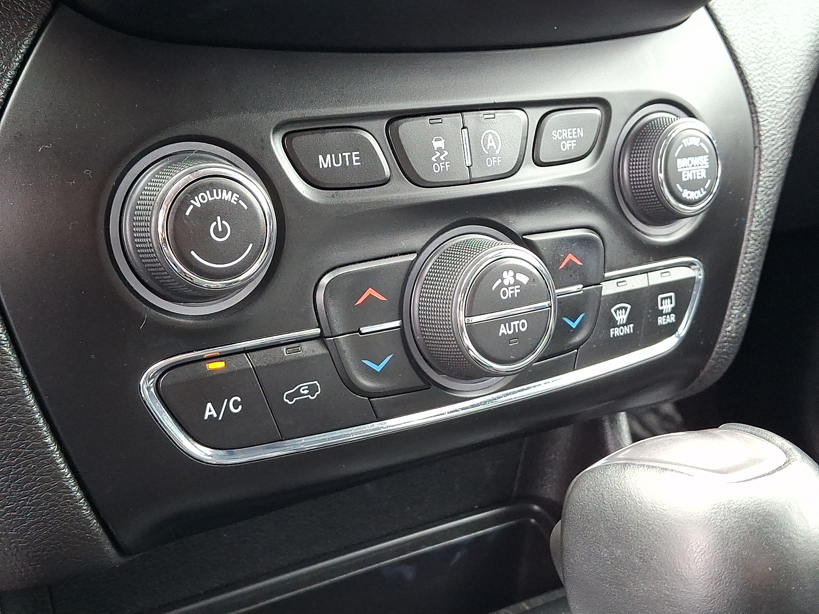 Used 2019 Jeep Cherokee SUV