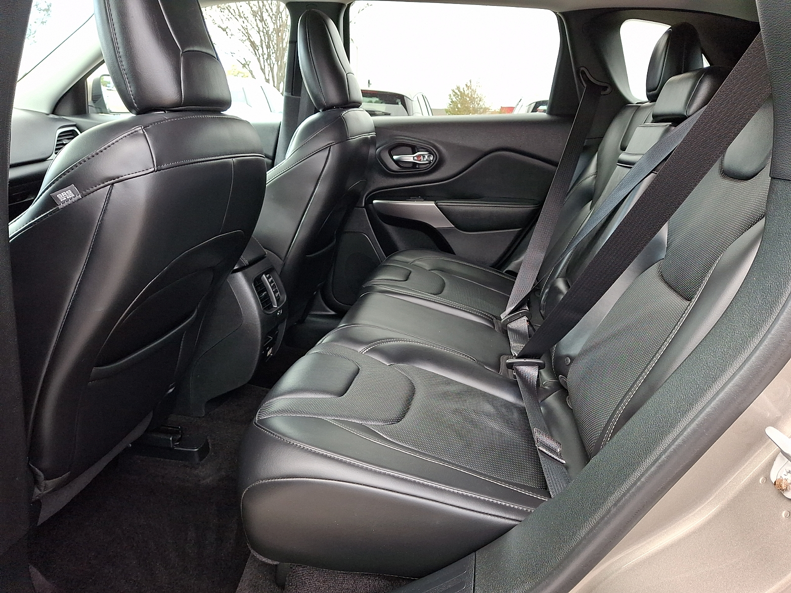 Used 2019 Jeep Cherokee SUV