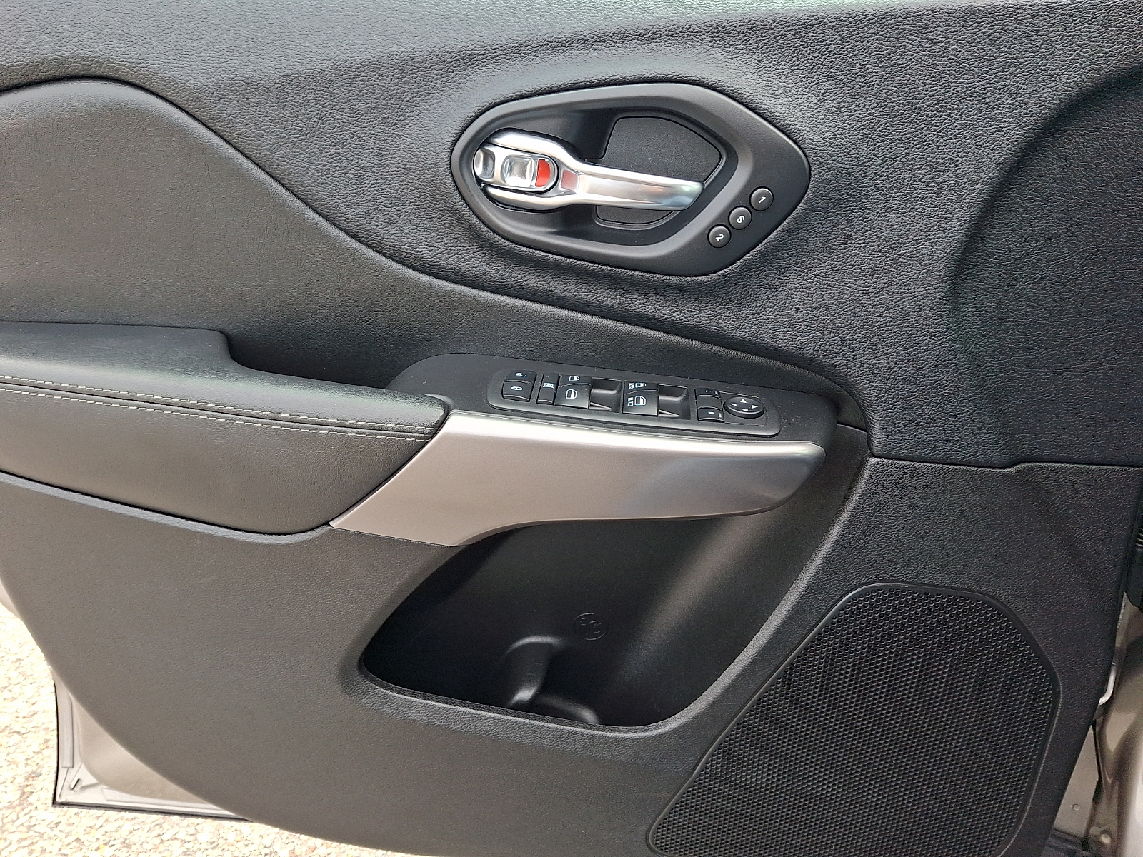 Used 2019 Jeep Cherokee SUV