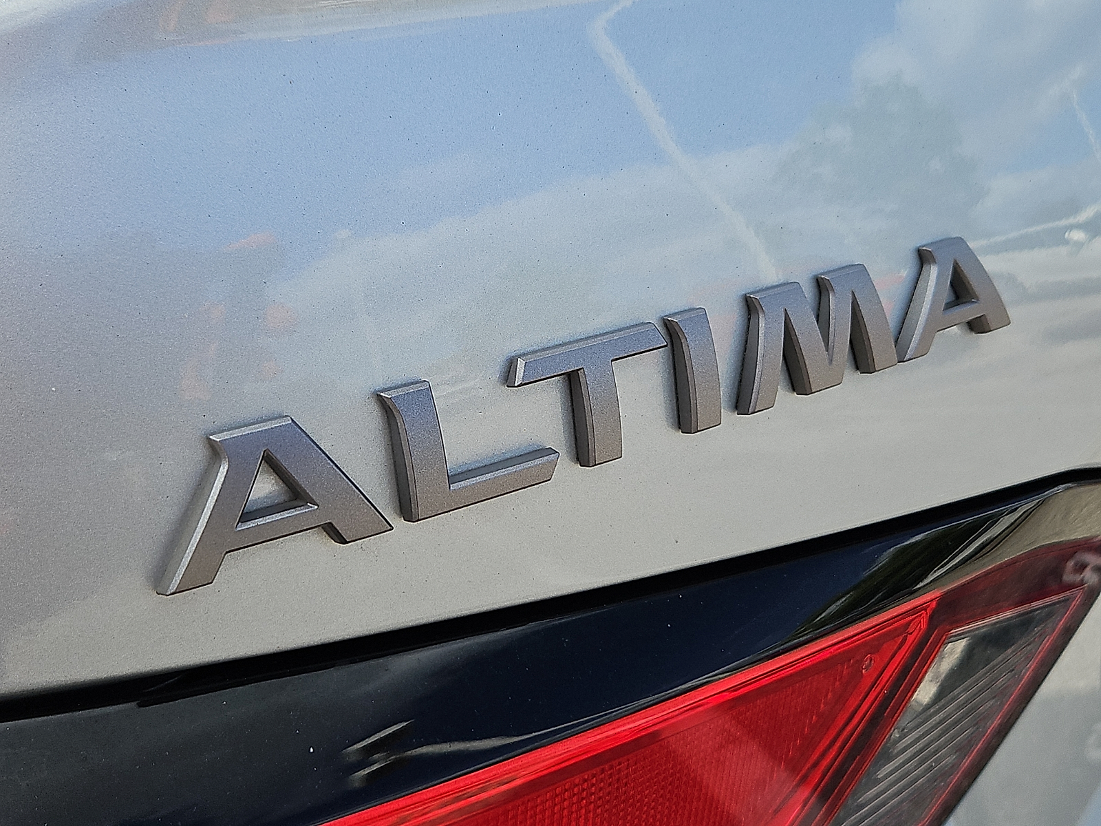Used 2025 Nissan Altima Sedan