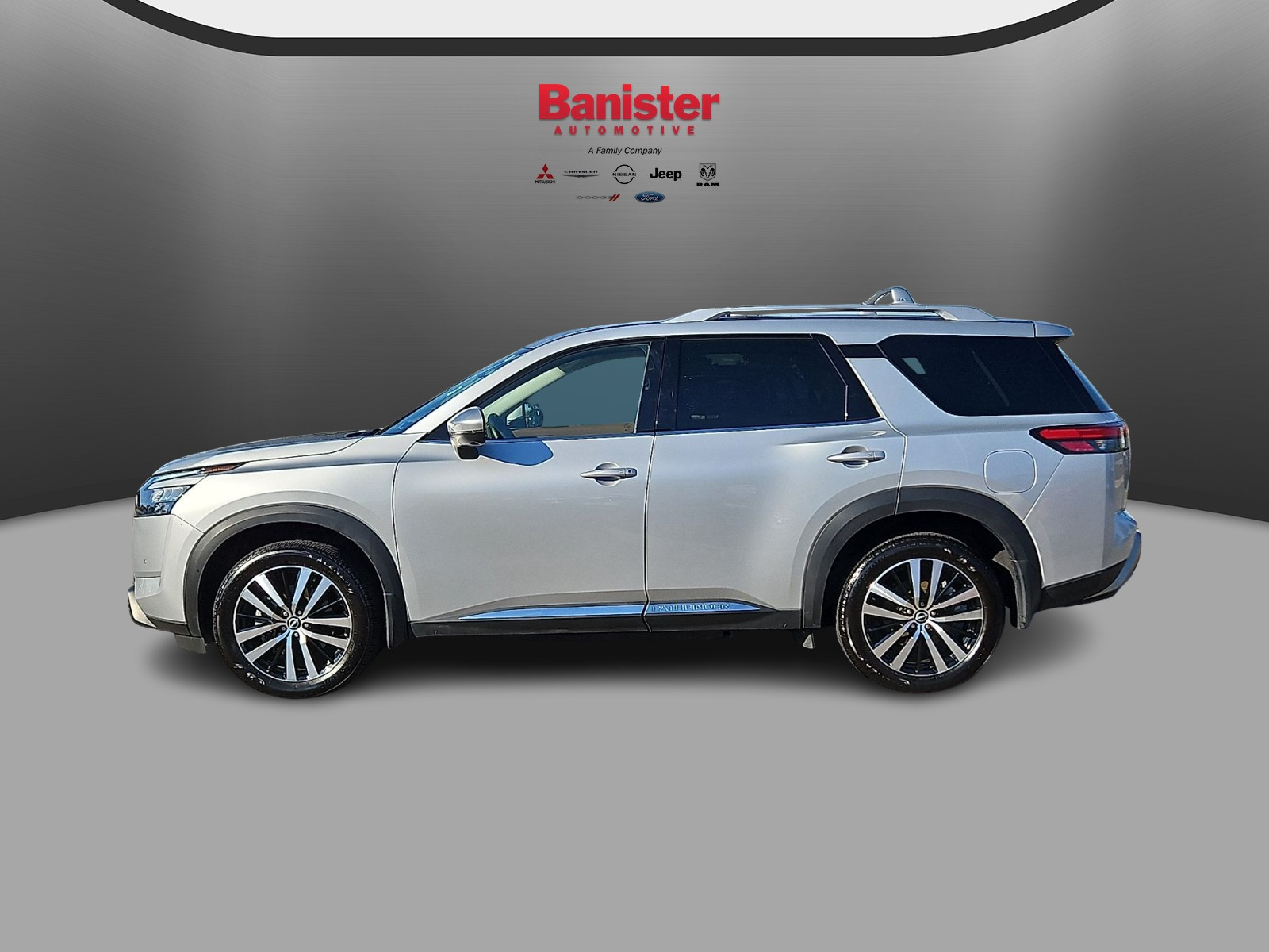 Used 2025 Nissan Pathfinder SUV