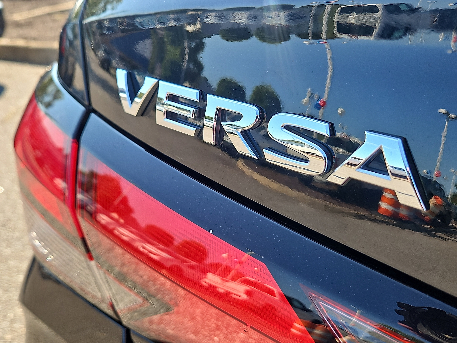 Used 2025 Nissan Versa Sedan