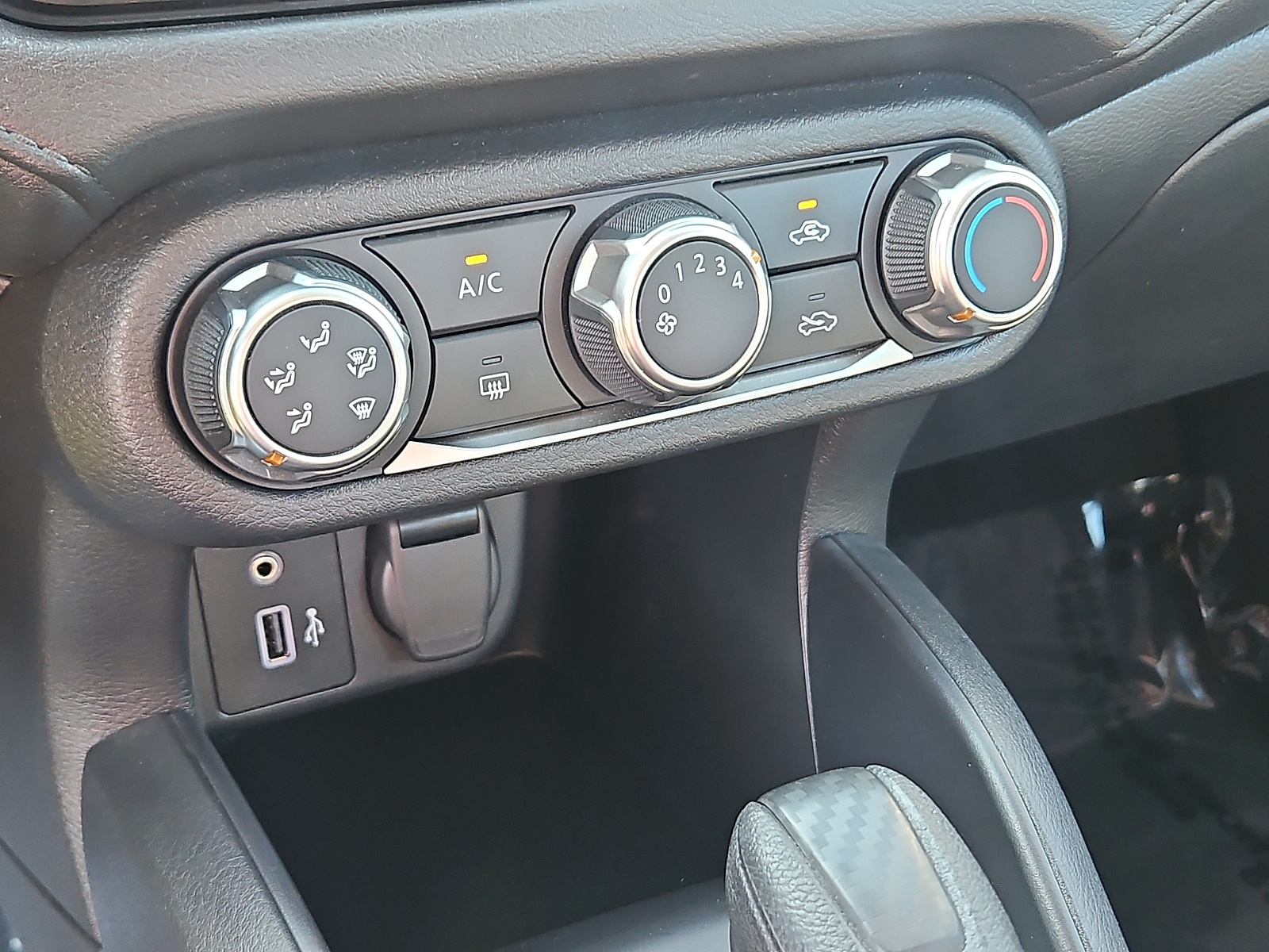 Used 2025 Nissan Versa Sedan