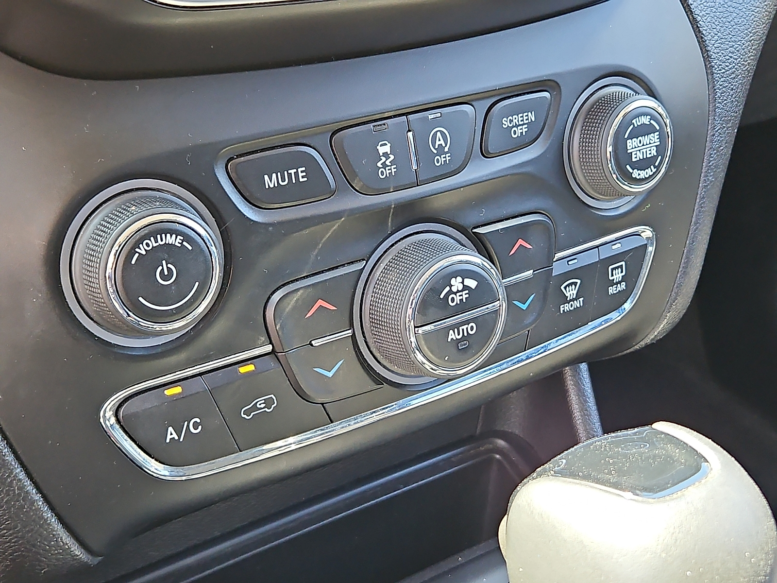 Used 2019 Jeep Cherokee SUV