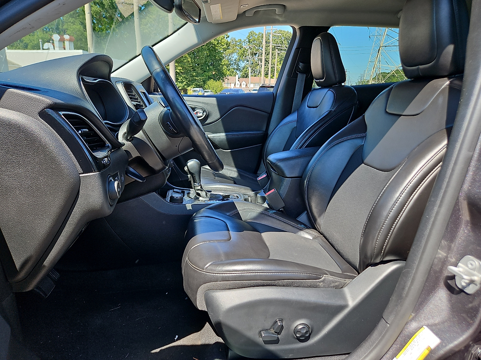 Used 2019 Jeep Cherokee SUV