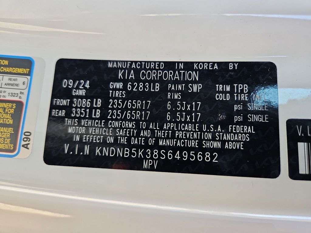 Used 2025 Kia Carnival Van