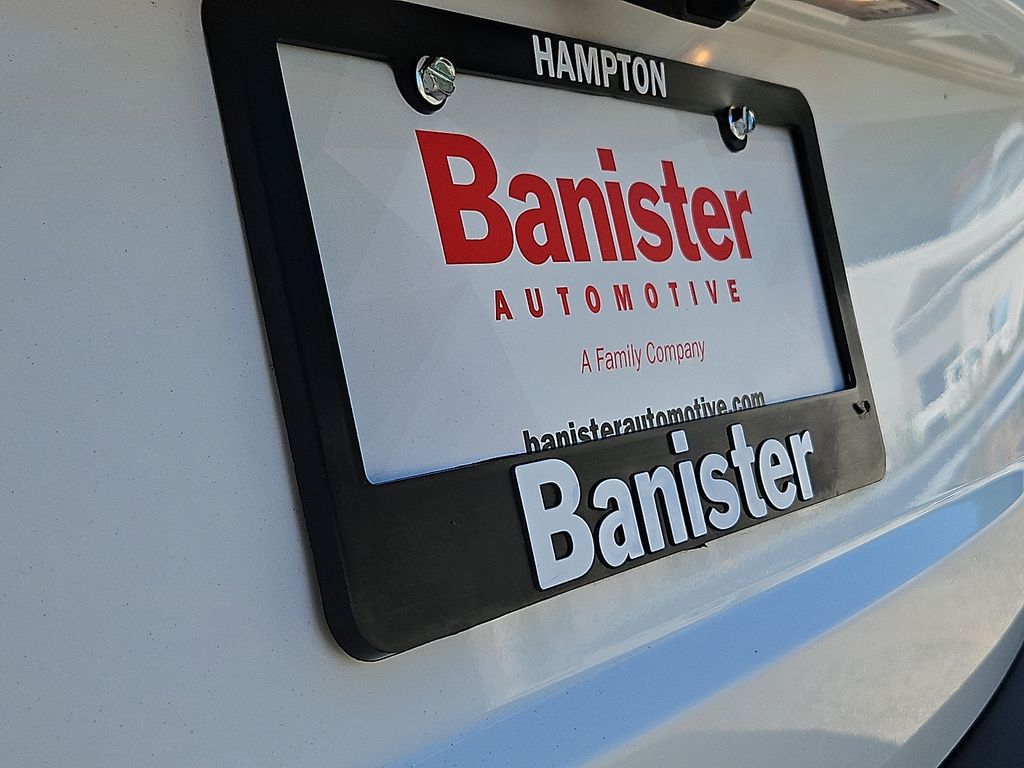 Used 2025 Kia Carnival Van