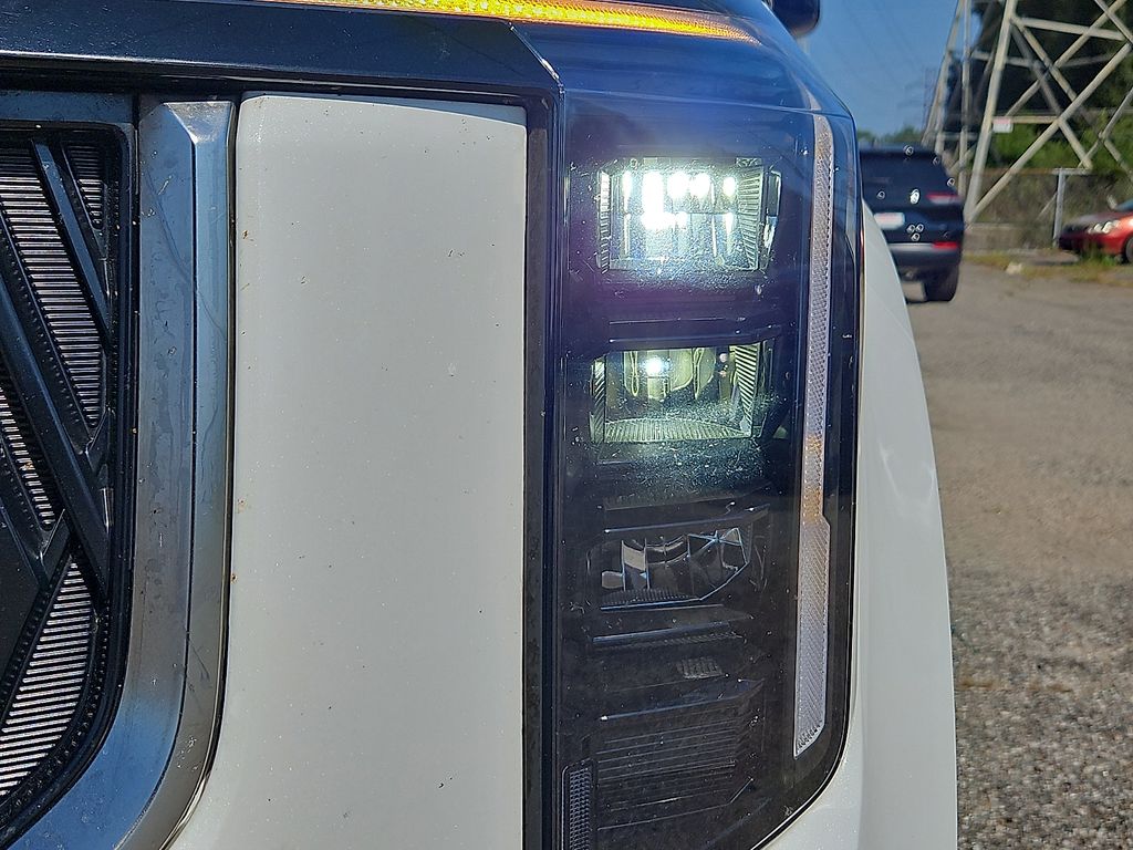 Used 2025 Kia Carnival Van