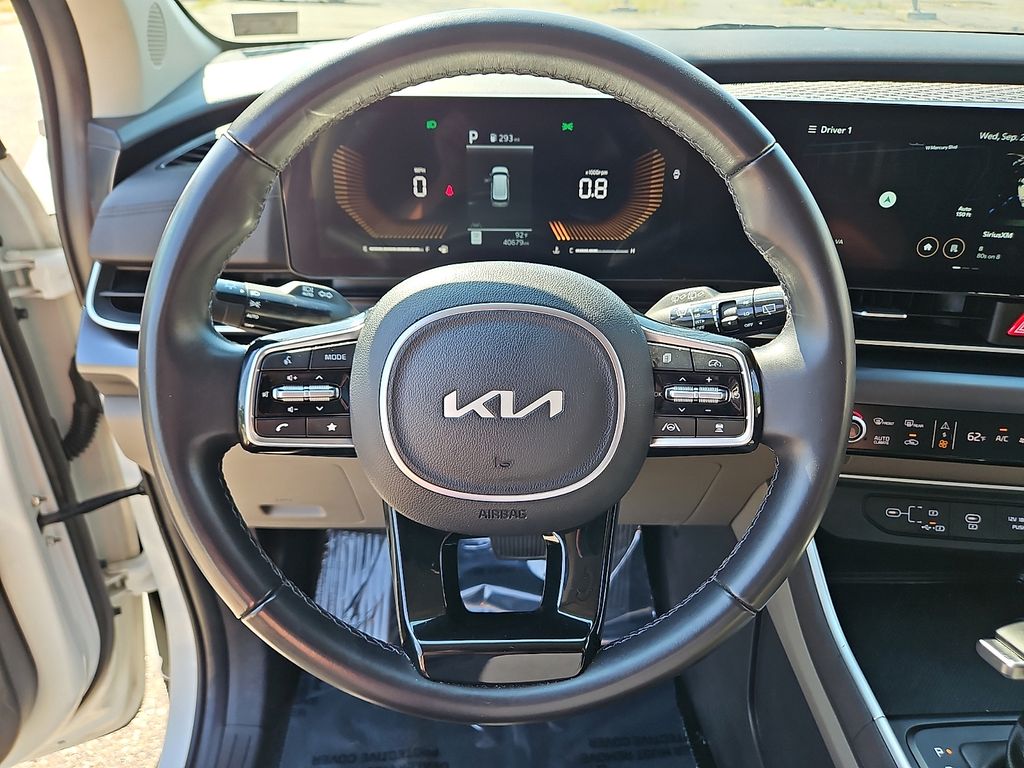 Used 2025 Kia Carnival Van