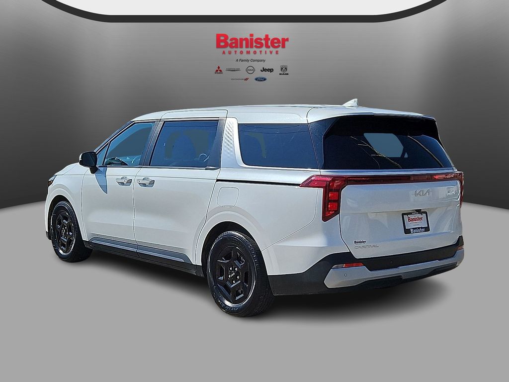 Used 2025 Kia Carnival Van