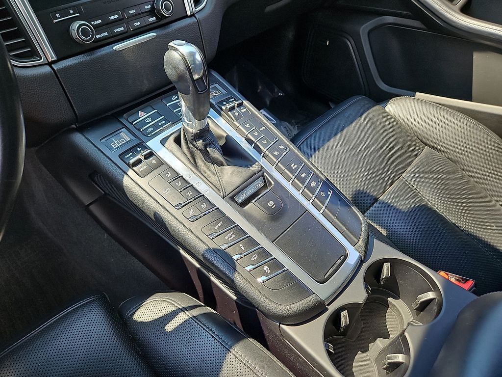 Used 2018 Porsche Macan SUV